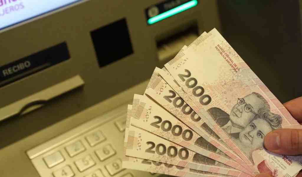 Los empleados públicos de Salta cobrarán el sueldo el 1 de agosto