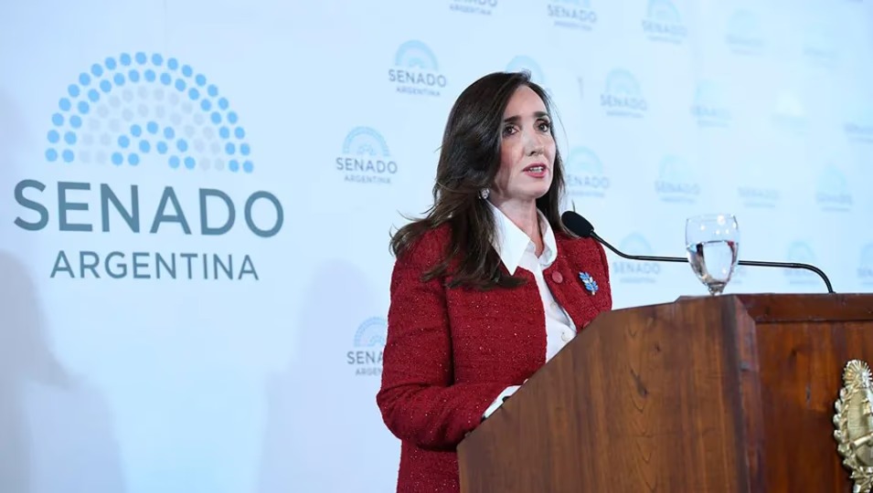 Villarruel pidió que el aumento obtenido en paritarias de los senadores "se done al Hospital de Niños"