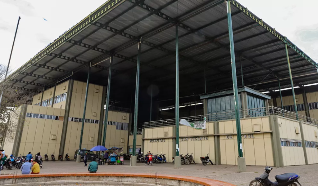 La atención a extranjeros cayó drásticamente en Orán: Reportan un promedio de solo cuatro consultas mensuales