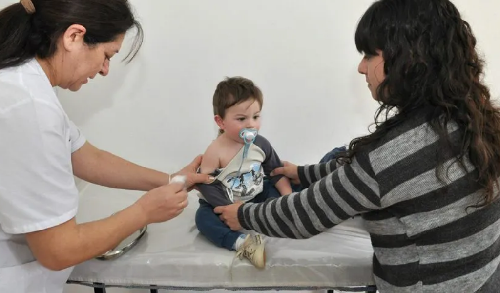 Circulan cuatro virus respiratorios en Salta y las guardias pediátricas están desbordadas