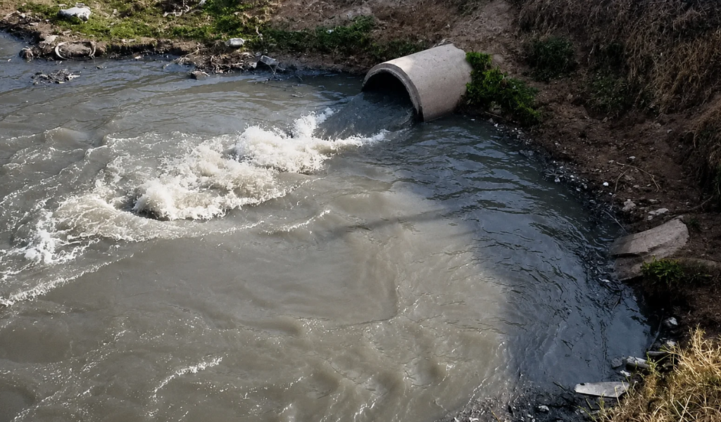 Multan en Salta con casi $80 millones a un desarrollador inmobiliario por contaminar el río Arenales con efluentes cloacales