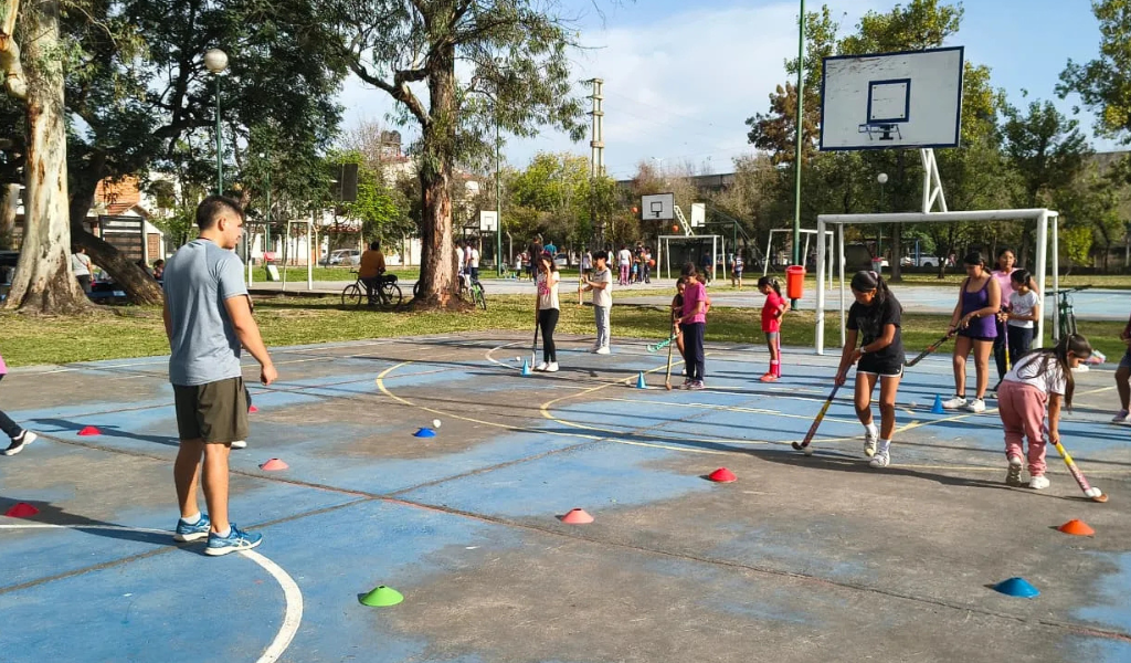 Fútbol, básquet, vóley y hockey: Más de 200 salteños empezaron las clases en la Escuela Deportiva Carlos Xamena
