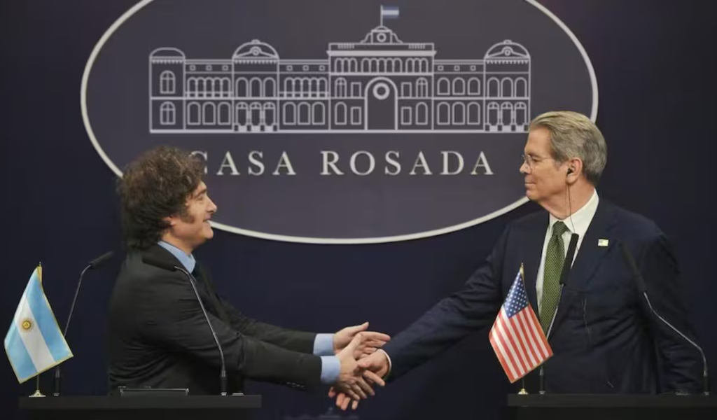 El secretario del Tesoro de EE.UU. volvió a apoyar a Milei: sus reformas son “un éxito fantástico”