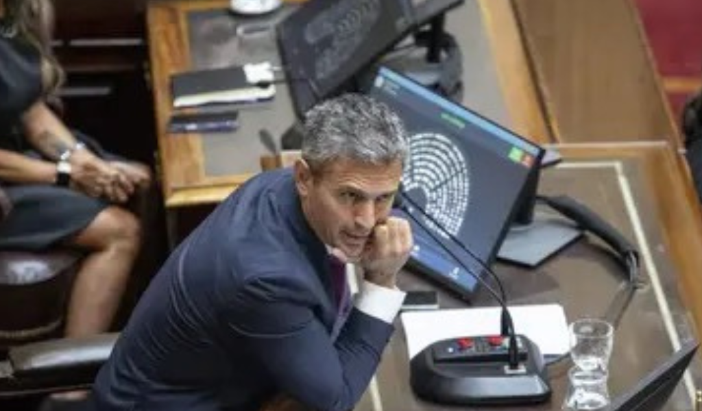 Martín Menem descartó ayuda por el cierre de Fate: "La empresa tiene que competir, mejorar y exportar".