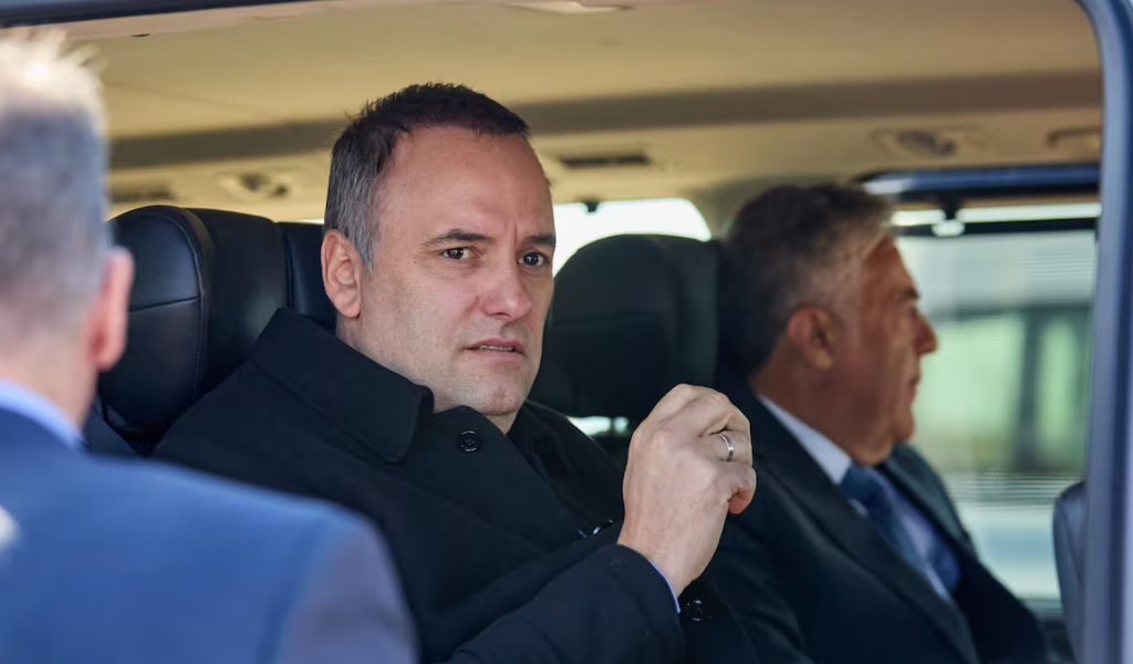 Encuesta: Para los mendocinos, la visita de Adorni a su provincia, perjudicó al gobierno de Cornejo