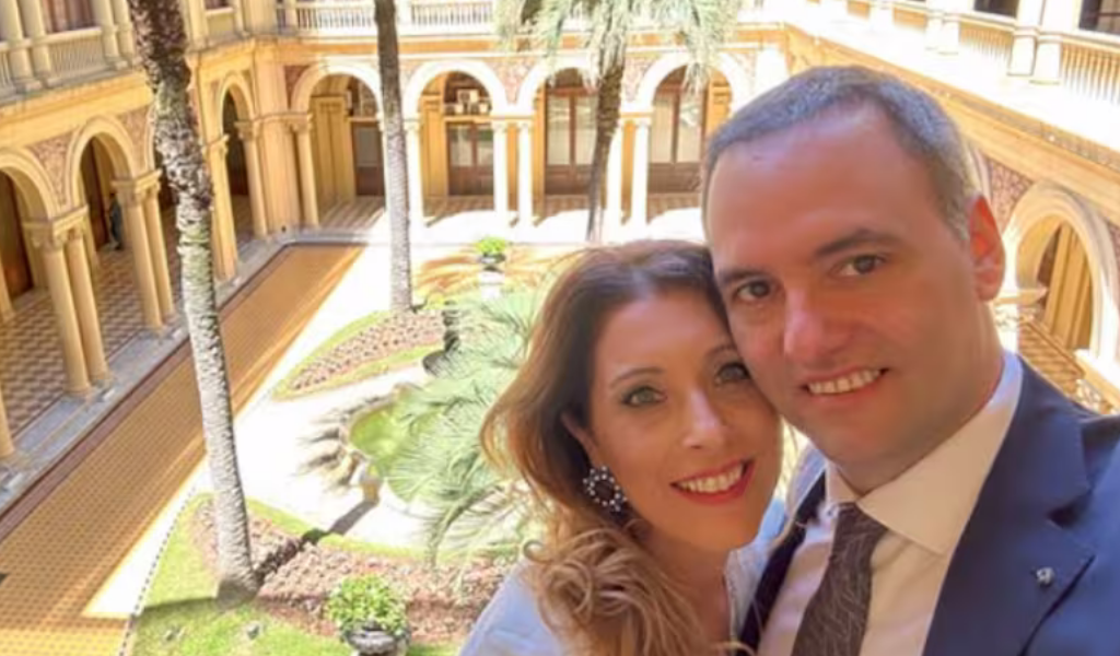 Más complicado: Adorni registró en US$230.000 la compra de su departamento de Caballito