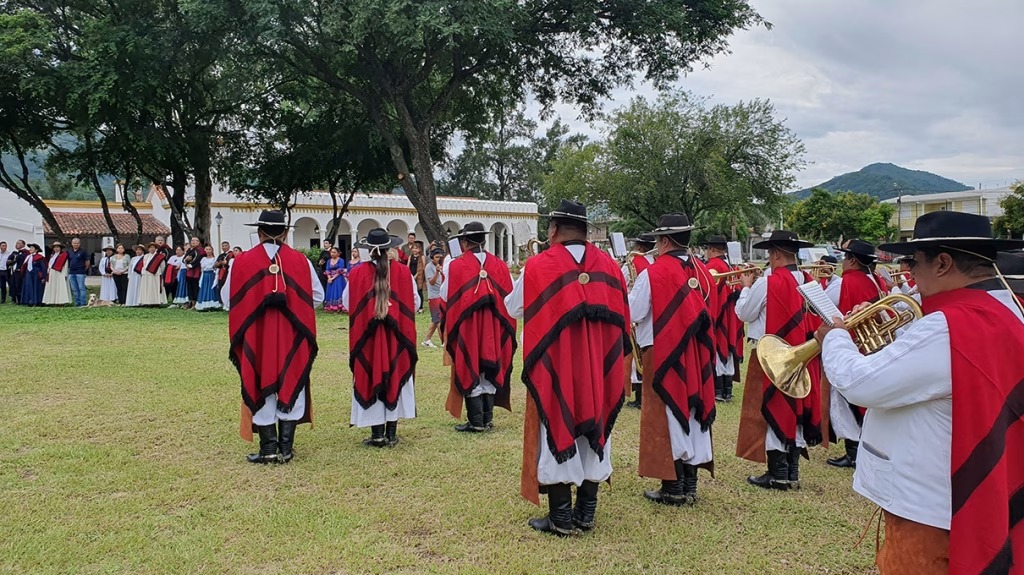 Castañares se viste de tradición: Llega el Encuentro de Ponchos  en una feria y con música en vivo
