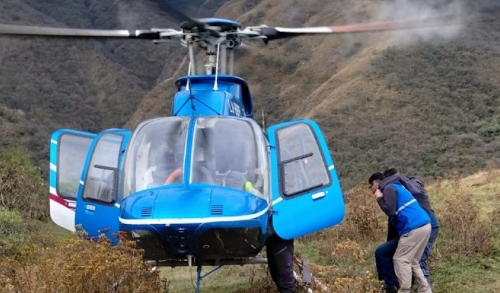Rosario de Lerma: con un helicóptero rescataron a un hombre de 90 años que se había descompensado en los cerros
