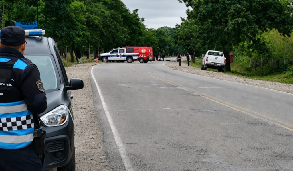 Una camioneta embistió una moto y un joven perdió la vida en la ruta que une El Bordo con Campo Santo
