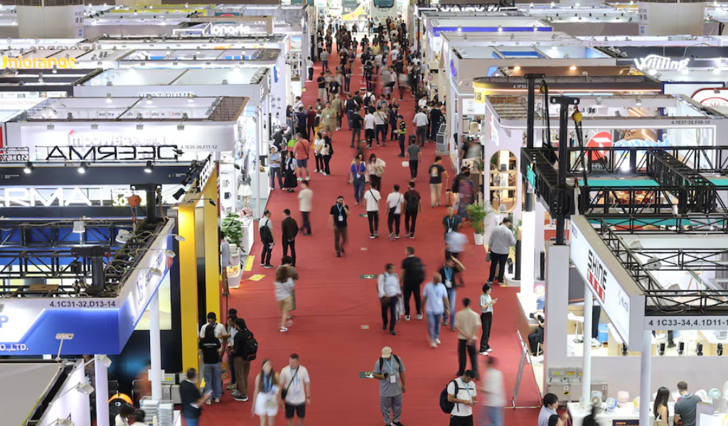 La importación se enfría: cayó fuerte la cantidad de argentinos que viajaron a comprar a la principal feria de China