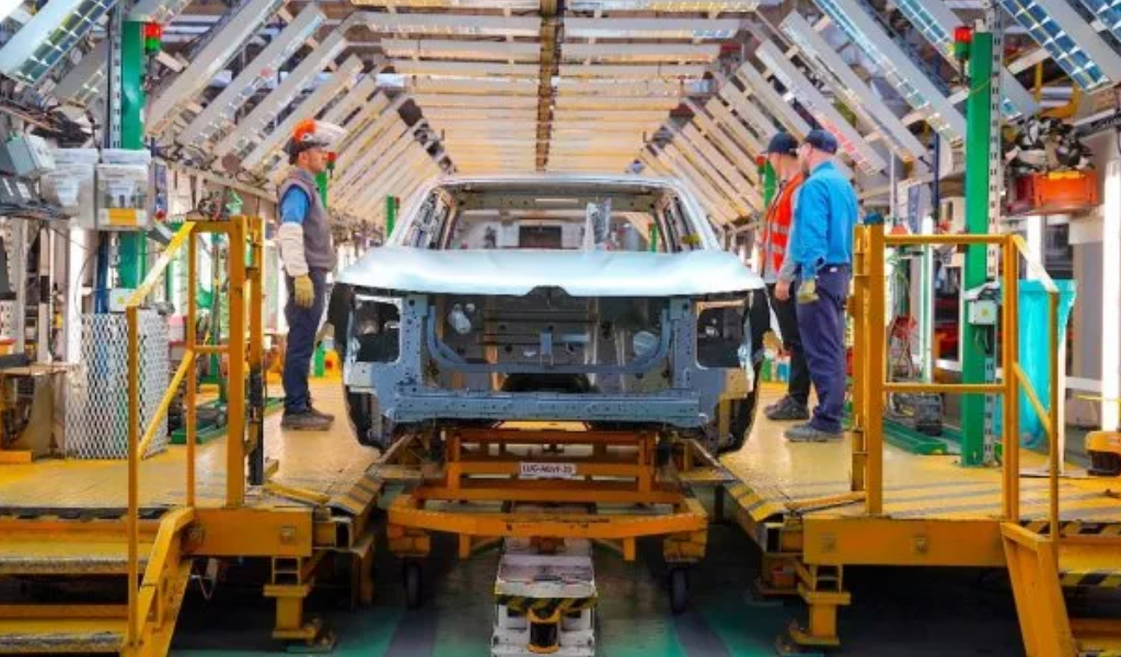 La economía sufrió un freno en febrero y la industria volvió a ser el sector más golpeado