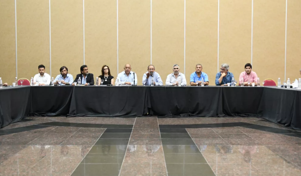 El ministro de Economía de Salta negó el pase de sueldos de los empleados públicos al Banco Nación: "Es una propuesta"