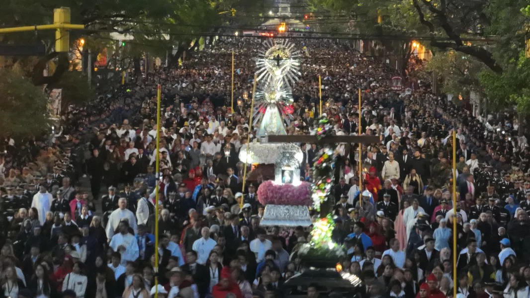 Milagro 2026: Una multitud histórica de 680 mil fieles acompañó al Señor y a la Virgen del Milagro