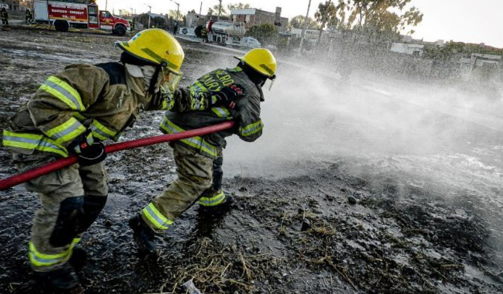 Bomberos de Chubut: "Los cuarteles están endeudados al límite porque Nación nos debe el subsidio que establece la Ley N° 25054”