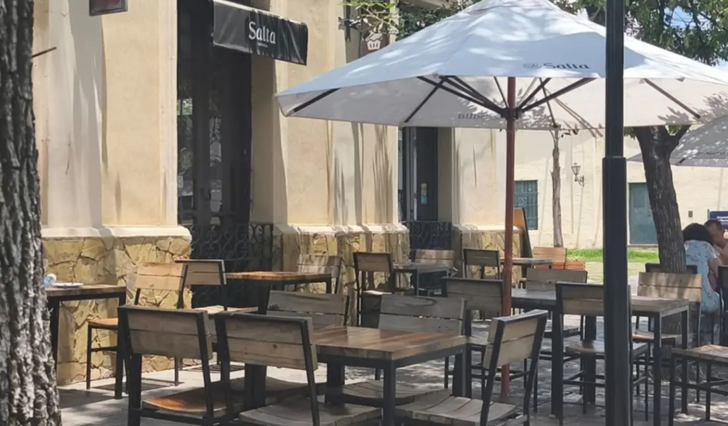 El sector gastronómico de Salta también atraviesa una crisis histórica con una caída del consumos de hasta un 40%