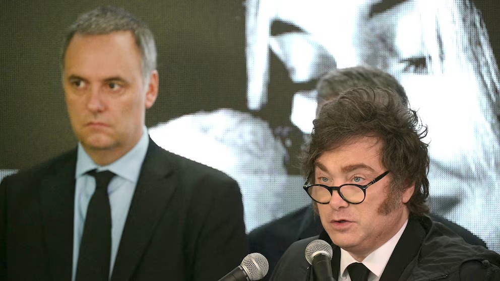 Milei insiste en proteger a Adorni y lo dejó a cargo de la gestión, pero crece el malestar en el Gabinete