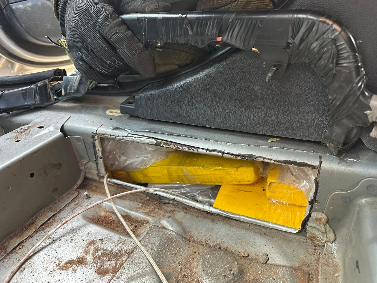 En Cafayate Gendarmería secuestró un cargamento de 93 kg de cocaína ocultos en una camioneta