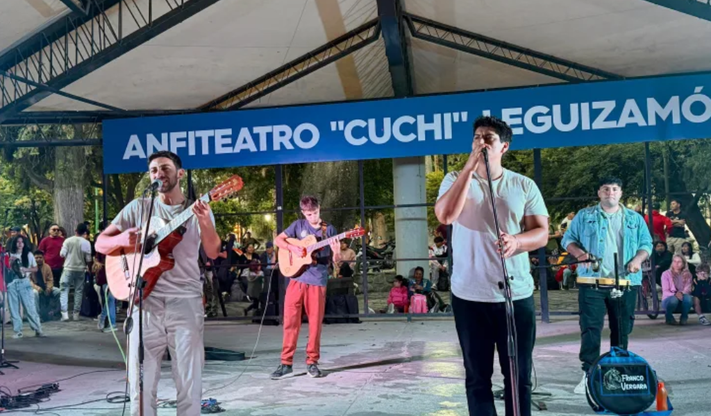 “Guitarreada Activa” hizo latir al anfi del parque San Martín a puro folclore