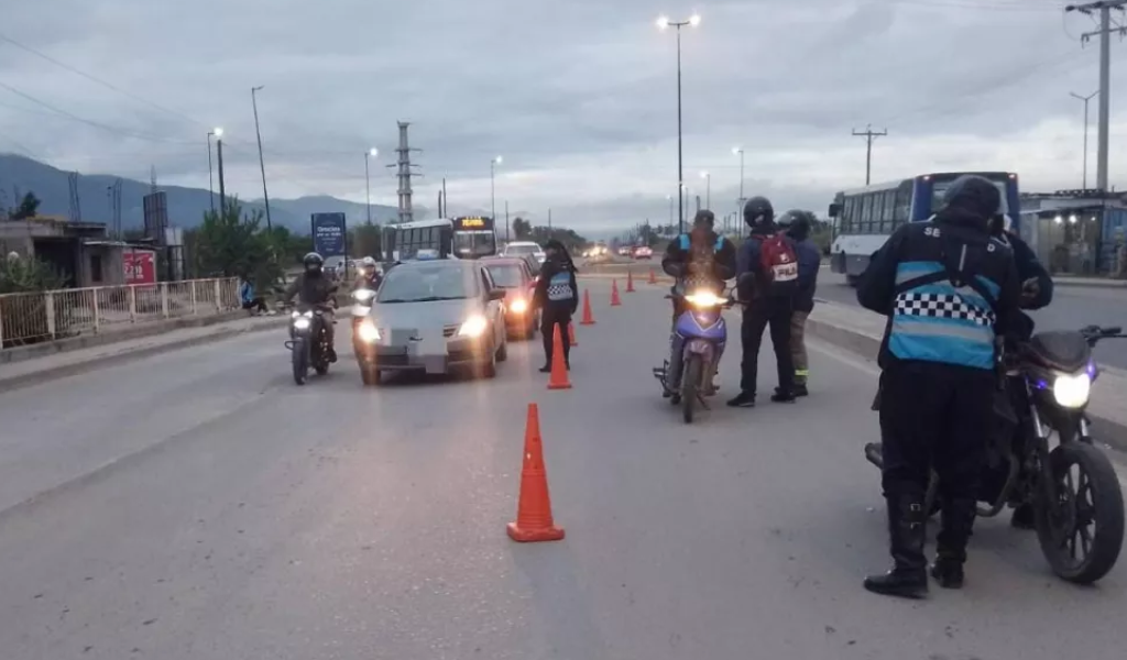 Más de 900 conductores fueron sancionados por incumplir las normativas viales en Salta. Entre ellos a 100 conductores alcoholizados