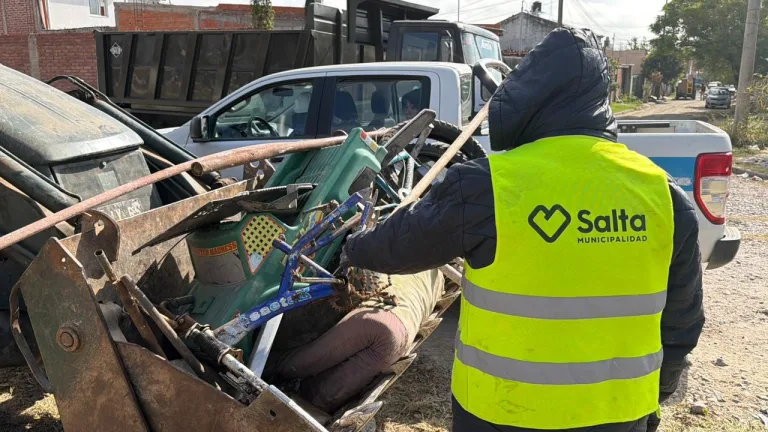 Excelente participación de los vecinos: En el barrio 15 de Febrero se realizó un nuevo operativo de descacharrado