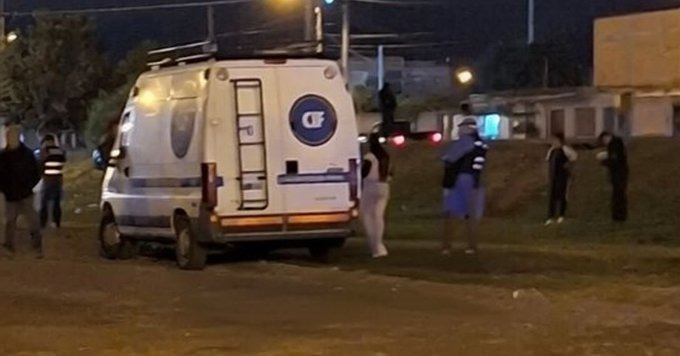 Terror en barrio Solís Pizarro: Atacó a puñaladas a su pareja y terminó hospitalizado bajo custodia