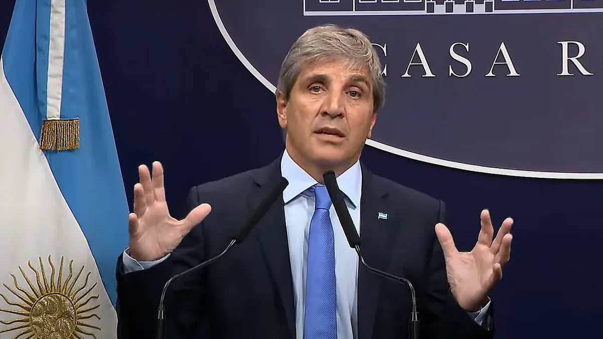 Luis Caputo defendió el modelo económico: “hay dólares para todo el mundo”