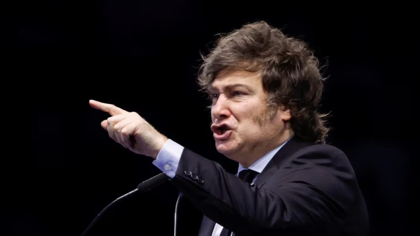 El Financial Times y una crítica muy dura contra Javier Milei: “Atraviesa la mayor crisis de su presidencia”