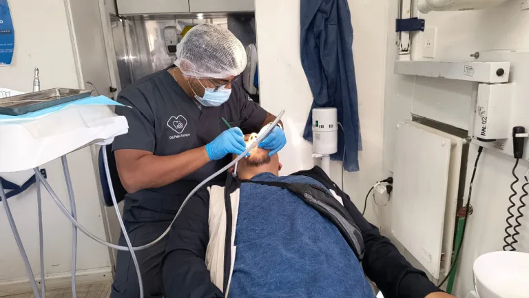 El Municipio de Salta brindará atención odontológica gratuita a trabajadores de PedidosYa, Uber y DiDi