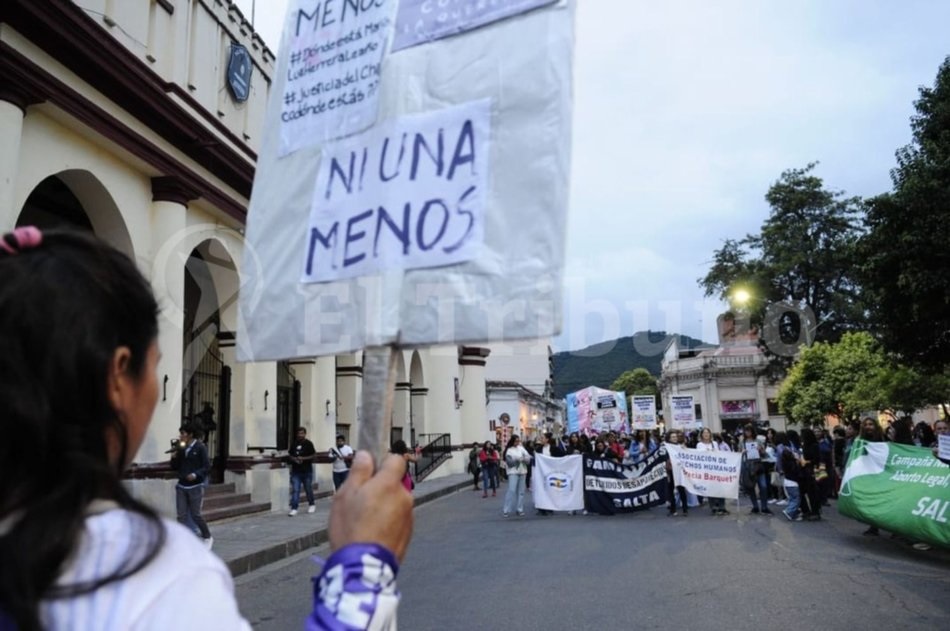Centenares de salteñas salieron a las calles para conmemorar el Día Internacional de la Mujer