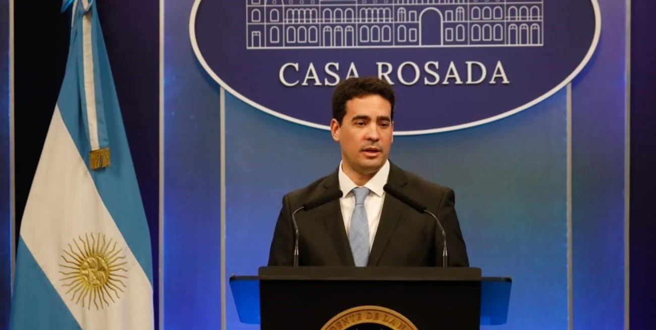 El vocero presidencial ahora niega haber dicho que el dólar subirá a $1800