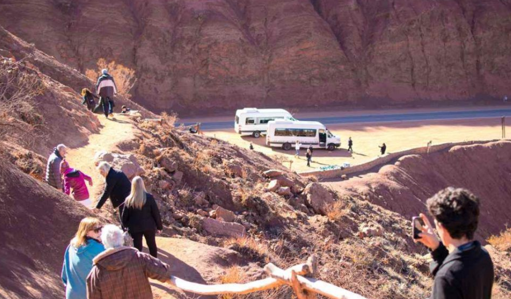 Turismo: "Nadie quiere bajar precios y en algunos lados como Río de Janeiro sale lo mismo alquilar que lo que cuesta en Salta"