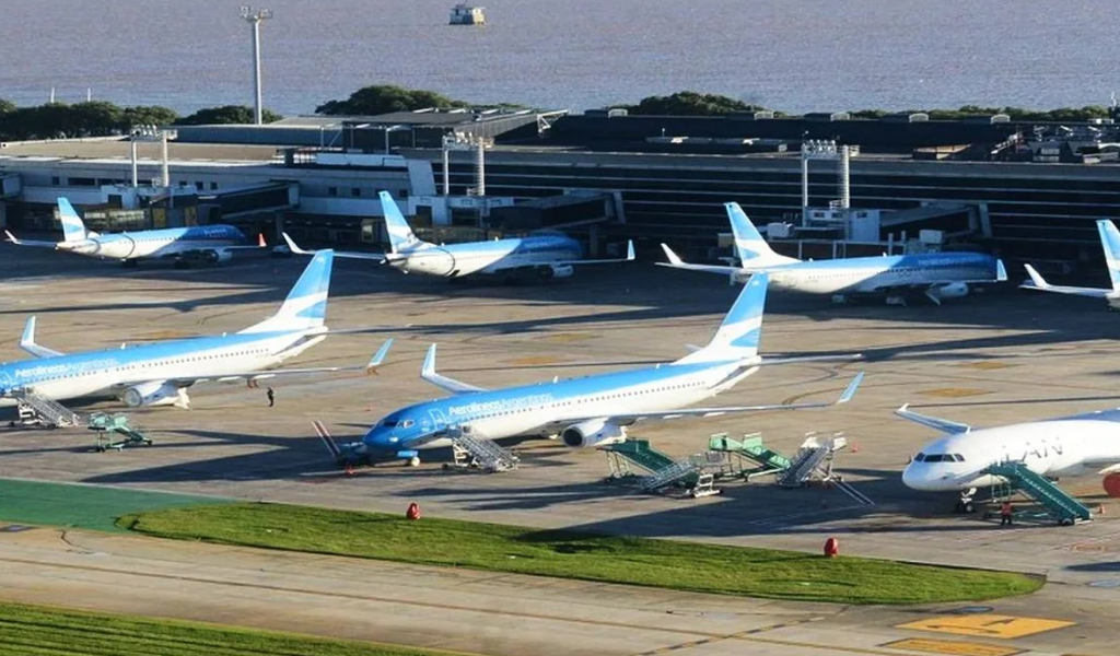 ATE paraliza todos los aeropuertos del país este lunes 2 de febrero por recortes salariales