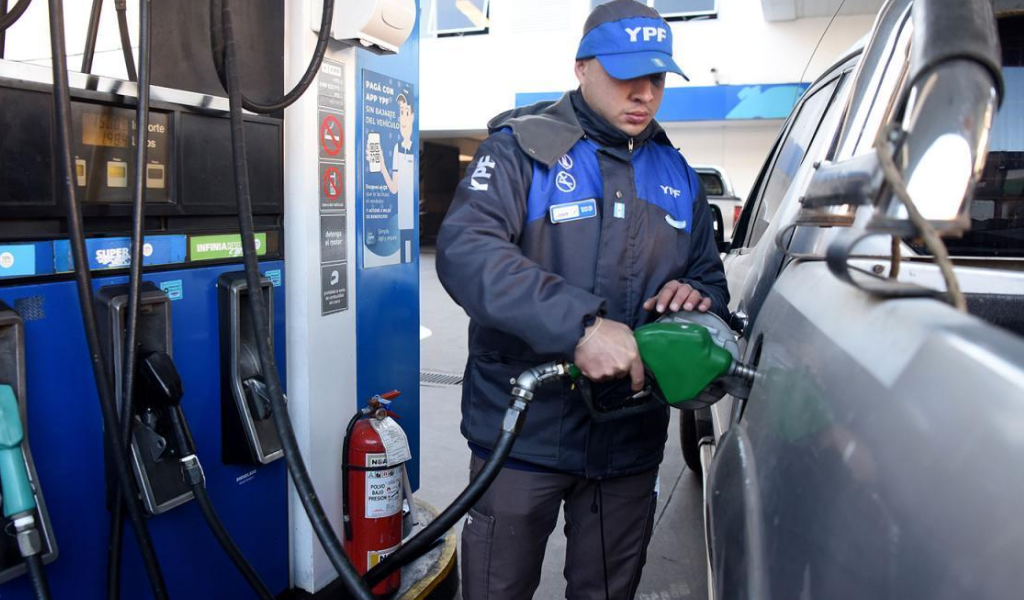 Siguen los aumentos "silenciosos" de los combustibles en Salta: La nafta Super pasó de $1.681 a $1.732