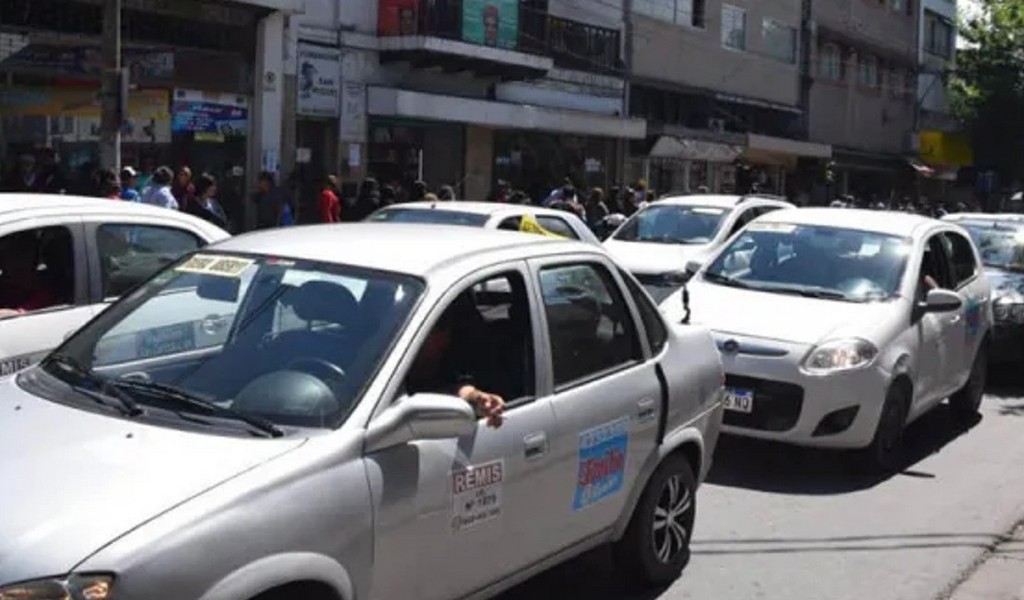 Remiseros salteños marcharán y cortarán calles para que no se autorice a Uber ni a DiDi
