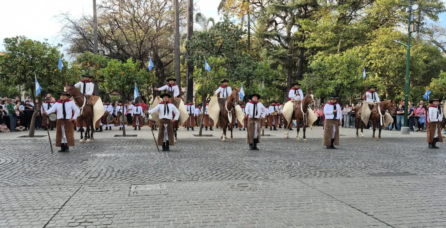 Ciudad de Salta: El Cambio de Guardia de Honor se despidió del Cabildo hasta el verano