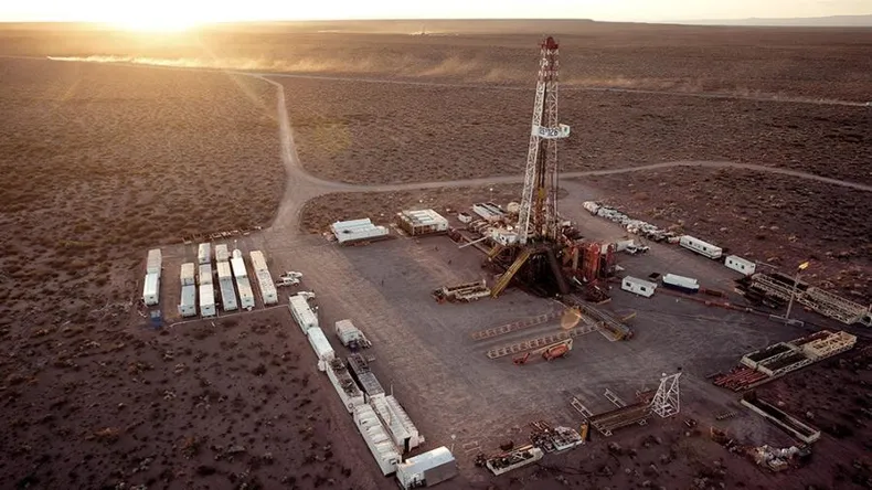 Vaca Muerta marca un récord de producción y el petróleo ya lidera las exportaciones del país