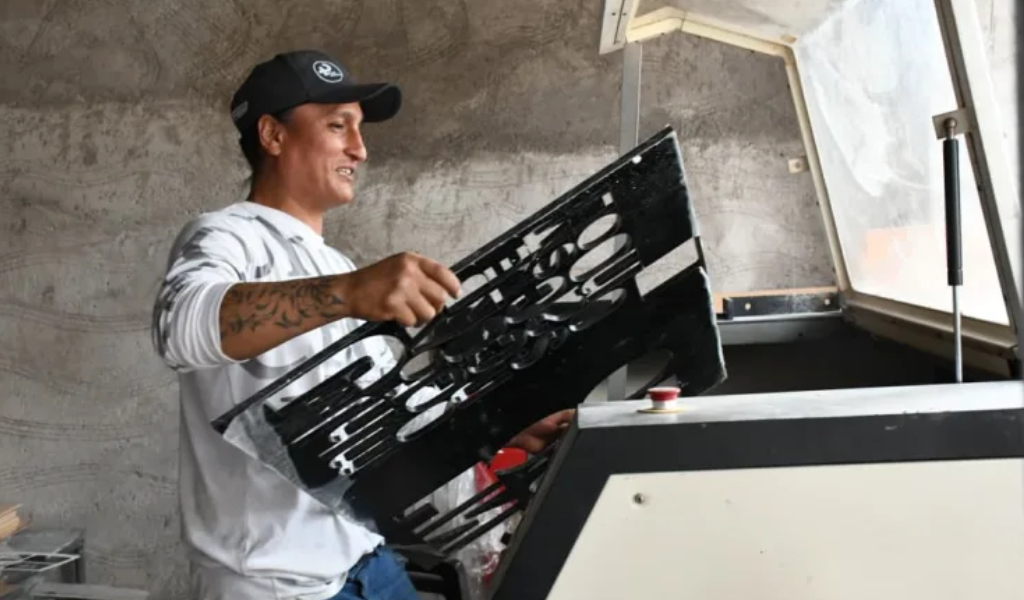 La Red de Empleo de la Municipalidad de Salta sigue generando trabajo: dos incorporaciones en Baux Carpinterías