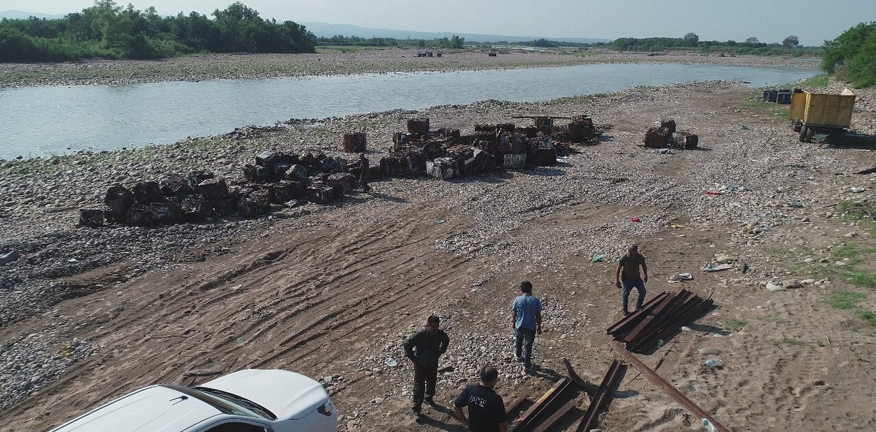 Aseguran que los rieles robados al ferrocarril Belgrano pasaron por finca Carina hacia Bolivia
