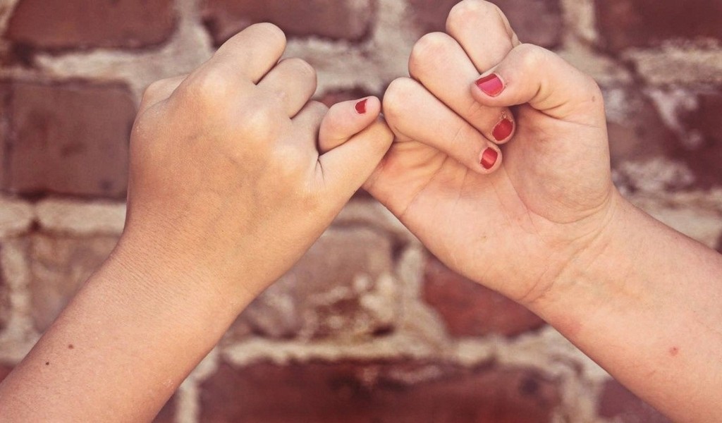 Dos hermanitas salteñas  comparten sueños y buscan un hogar para seguir creciendo juntas