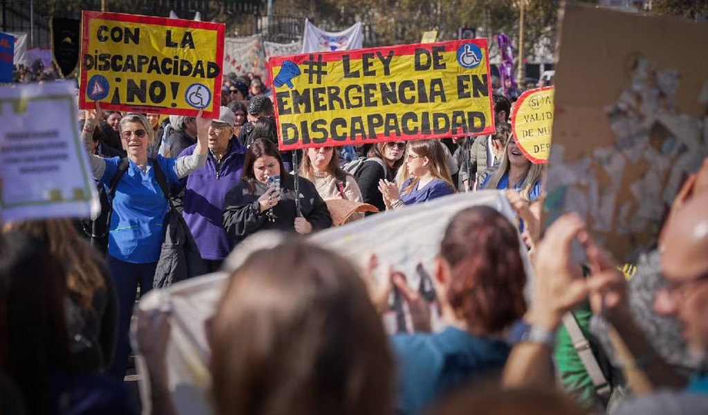 Medicamentos, terapias, traslados es lo que deben afrontar las personas con discapacidad  frente al abandono del Gobierno Nacional