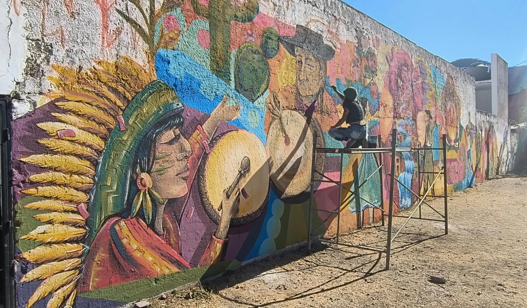 Los hermosos murales que se multiplican por los barrios de Salta combaten las propagandas y el vandalismo