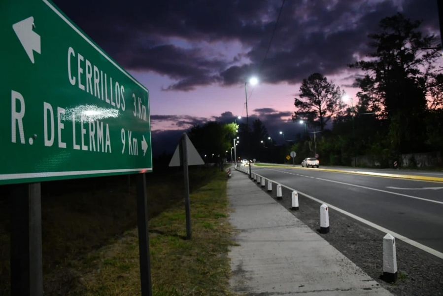 Rosario de Lerma: Los detuvieron, les quitaron el auto, los celulares y también fueron multados por acosar a menores de edad