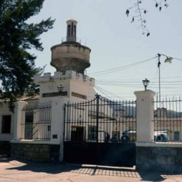 Un allanamiento en la Cárcel de Villa Las Rosas  terminó con el secuestro de droga, celulares y armas carcelarias