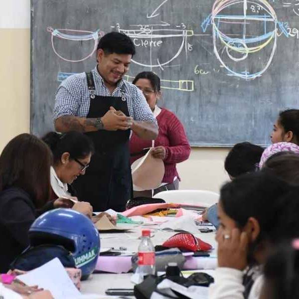 Minería, electricidad, IA, carpintería entre otros: La Escuela de Emprendedores lanza nuevas capacitaciones para esta semana