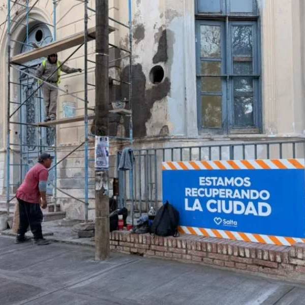 La Municipalidad está renovando totalmente la fachada dell hospital Del Milagro