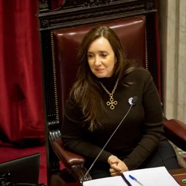 Javier Milei modificó su viaje al exterior para que Victoria Villarruel no sea quien desempate la votación por la Ley de Tierras