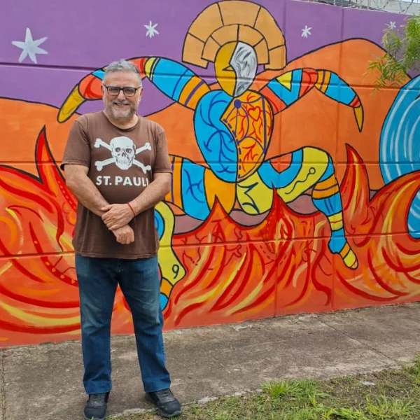 Un nuevo y hermoso mural da color a barrio Pereyra Rozas: La obra es del artista Roly Arias