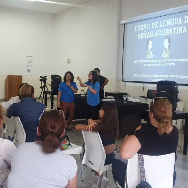 El municipio de Salta dictará un taller introductorio de Lengua de Señas en barrio Solís Pizarro
