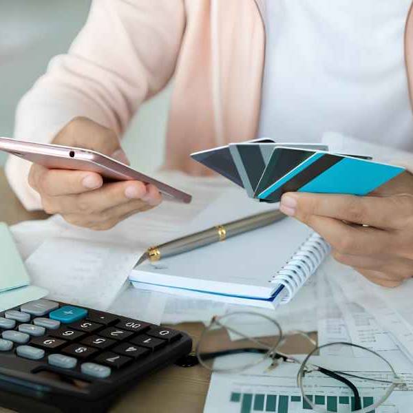 La crisis golpea fuerte: En Salta la morosidad con tarjeta de crédito ya afecta al 50% de los usuarios