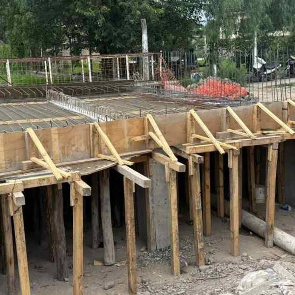 Una importante obra se está desarrollando sobre el canal Tinkunaku: Villa Juanita y La Fama quedarán conectadas por un nuevo paso vehicular